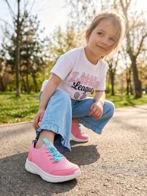 Sinsay - Lekkie sneakersy ze stoperem - różowy