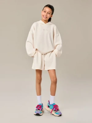 Sinsay - Luźne szorty z domieszką wiskozy - beżowy