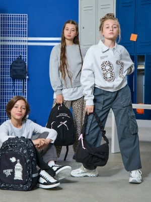 Sinsay - Nylonowa torebka na ramię - czarny