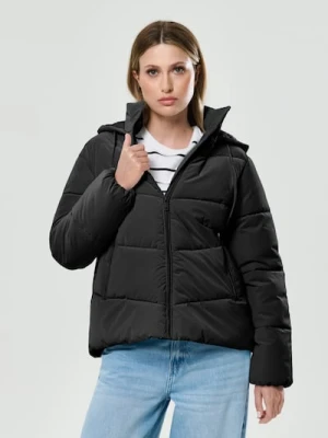 Sinsay - Ocieplana kurtka puffer z kapturem - czarny