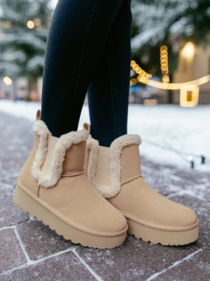 Sinsay - Ocieplane botki z imitacji zamszu - beżowy