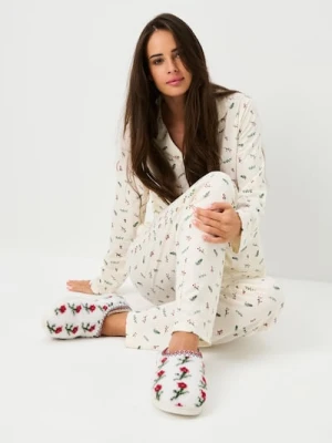 Sinsay - Ocieplane kapcie z kożuszkiem - kremowy