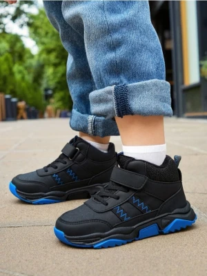 Sinsay - Ocieplane sneakersy za kostkę - czarny