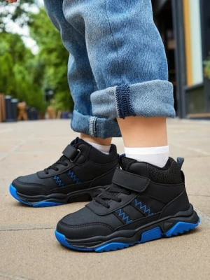 Sinsay - Ocieplane sneakersy za kostkę - czarny