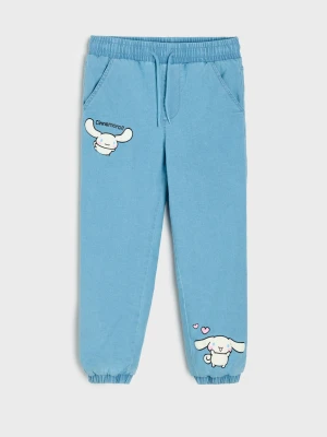 Sinsay - Ocieplane spodnie jogger Cinnamoroll - niebieski