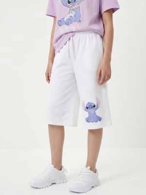 Sinsay - Oversizowe szorty bermudy Stitch - kremowy