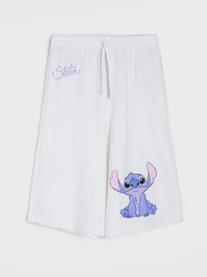 Sinsay - Oversizowe szorty bermudy Stitch - kremowy