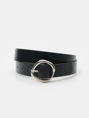 Sinsay - Pasek z imitacji skóry ze srebrną klamrą - czarny