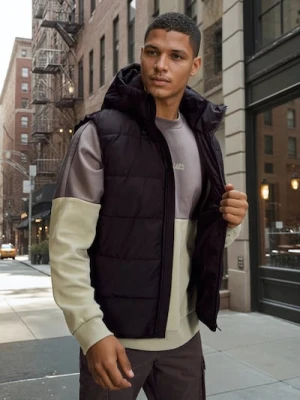 Sinsay - Pikowana kamizelka puffer z kapturem - czarny