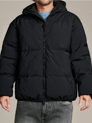 Sinsay - Pikowana kurtka puffer z kapturem - czarny