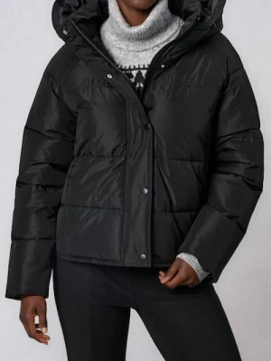 Sinsay - Pikowana kurtka puffer z kapturem - czarny