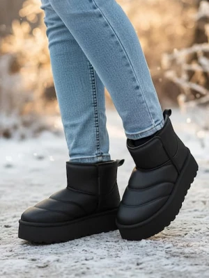 Sinsay - Pikowane botki z imitacji skóry - czarny