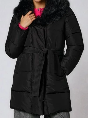 Sinsay - Pikowany płaszcz z futerkiem - czarny