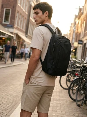 Sinsay - Plecak podróżny z kieszenią na laptopa - czarny