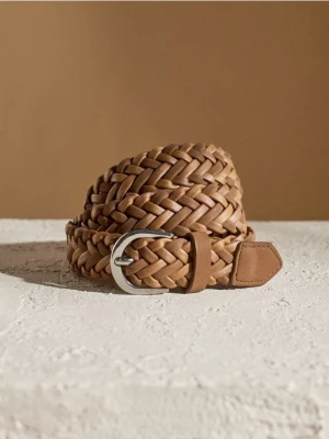 Sinsay - Pleciony pasek z imitacji skóry - brązowy