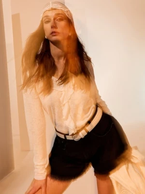 Sinsay - Pleciony pasek ze srebrną klamrą - kremowy