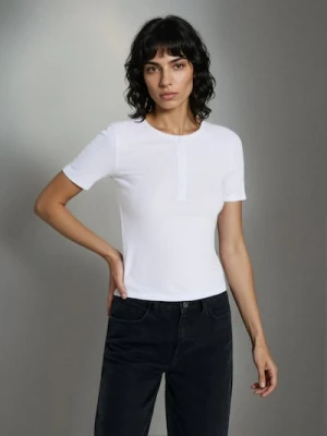 Sinsay - Prążkowana bluzka z wiskozy - biały