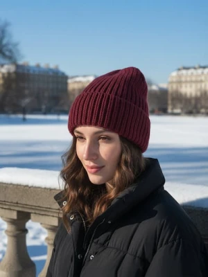 Sinsay - Prążkowana czapka beanie - bordowy