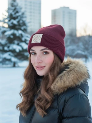 Sinsay - Prążkowana czapka beanie - bordowy