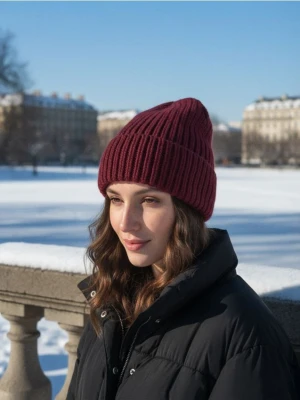 Sinsay - Prążkowana czapka beanie - bordowy