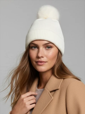 Sinsay - Prążkowana czapka beanie - kremowy