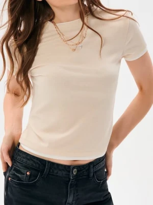 Sinsay - Prążkowana koszulka basic z kontrastową lamówką i domieszką wiskozy - kremowy