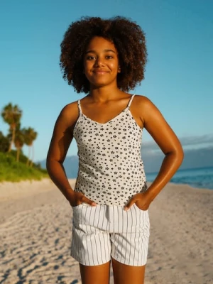 Sinsay - Prążkowana koszulka na ramiączkach w kwiatowy wzór - wielobarwny