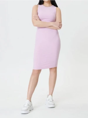 Sinsay - Prążkowana sukienka midi bez rękawów z okrągłym dekoltem - różowy