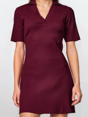 Sinsay - Prążkowana sukienka midi z krótkim rękawem - czerwony