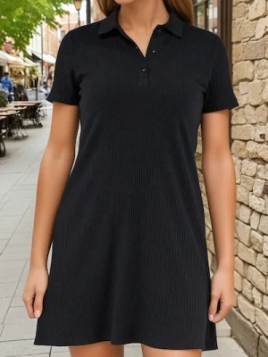 Zdjęcie produktu Sinsay - Prążkowana sukienka mini z kołnierzykiem i domieszką bawełny - czarny