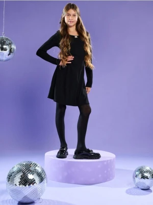 Sinsay - Prążkowana sukienka z długim rękawem i ozdobną lamówką - czarny