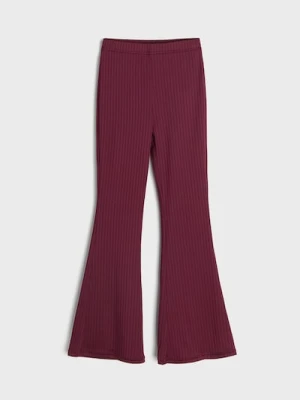 Sinsay - Prążkowane legginsy flare - bordowy