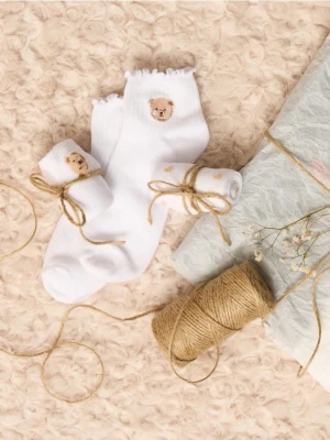 Sinsay - Prążkowane skarpetki z bawełną 3 pack - biały