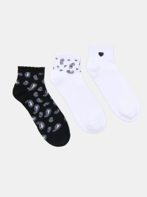 Sinsay - Prążkowane skarpetki z bawełną 3 pack - wielobarwny
