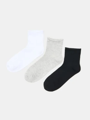 Sinsay - Prążkowane skarpetki z wiskozą 3 pack - wielobarwny