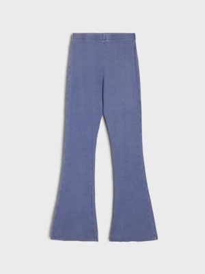 Sinsay - Prążkowane spodnie flare - niebieski