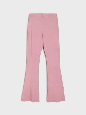 Sinsay - Prążkowane spodnie flare - różowy