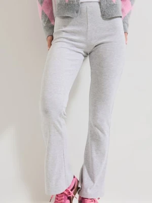 Sinsay - Prążkowane spodnie flare - szary
