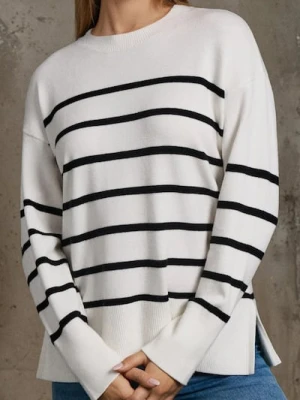 Sinsay - Prążkowany sweter w paski - wielobarwny