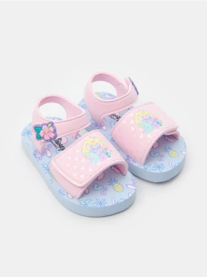 Sinsay - Sandały z pianki z ozdobną gumową naszywką Stitch - błękitny