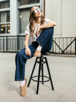 Sinsay - Skórzane klapki - beżowy