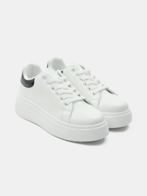 Sinsay - Sneakersy - biały