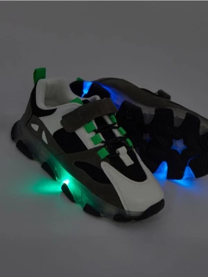 Sinsay - Sneakersy LED - wielobarwny