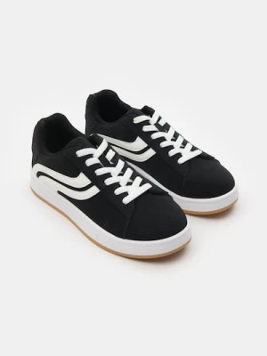 Sinsay - Sneakersy sznurowane - czarny