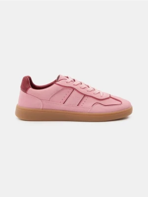 Sinsay - Sneakersy sznurowane z imitacji zamszu - różowy