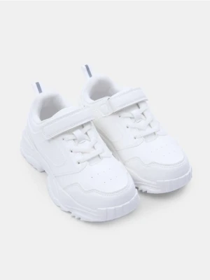 Sinsay - Sneakersy z imitacji skóry - biały