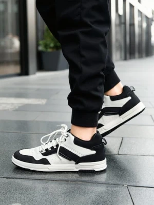 Sinsay - Sneakersy z imitacji skóry - biały