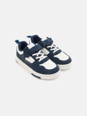 Sinsay - Sneakersy z imitacji skóry - granatowy
