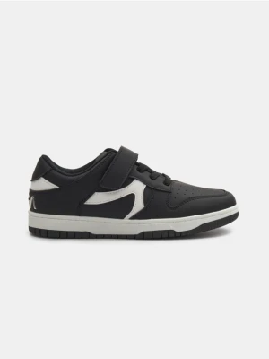 Sinsay - Sneakersy z imitacji skóry NASA - czarny