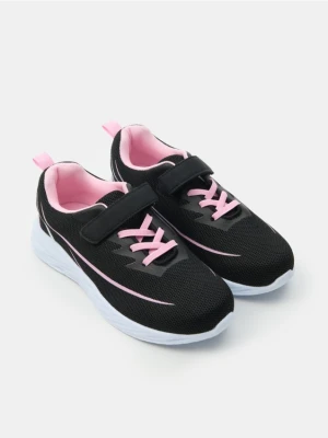 Sinsay - Sneakersy z lekką podeszwą - czarny